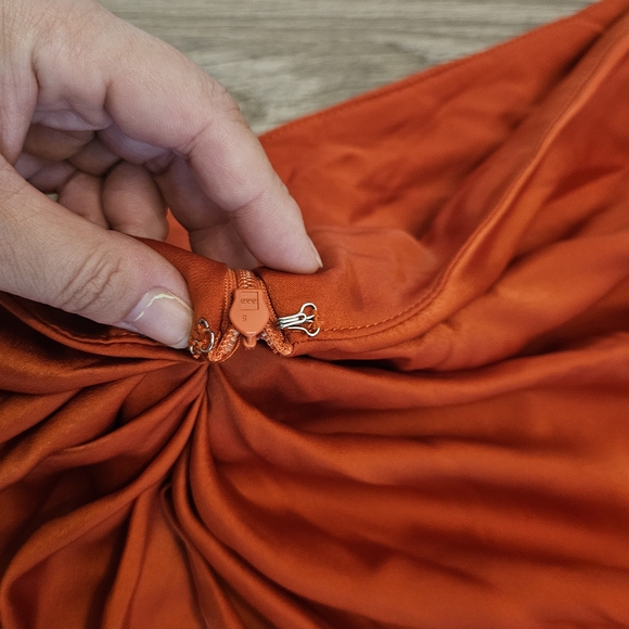 SHEIN Orange Ruched Skirt‎ - Picture 6 of 8